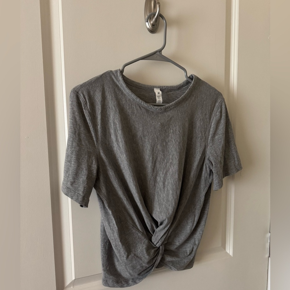 Lululemon Athletica Gray Short Sleeve Front Knot Tee – Size 6